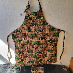 John Deere Cotton Bib Apron Plaid Tractor Print Machine Washable w/ Potholder